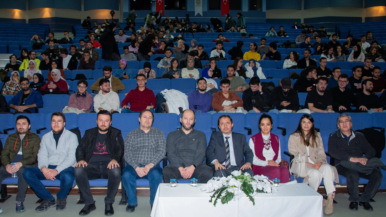 Selçuk Üniversitesinde bulut teknolojileri ve ‘cloud computing dünyası’ anlatıldı